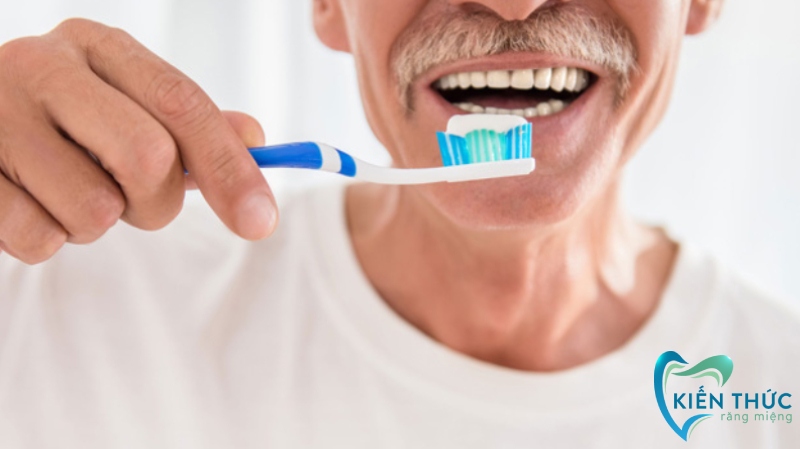 Cách chăm sóc răng miệng đúng cách sau ăn uống