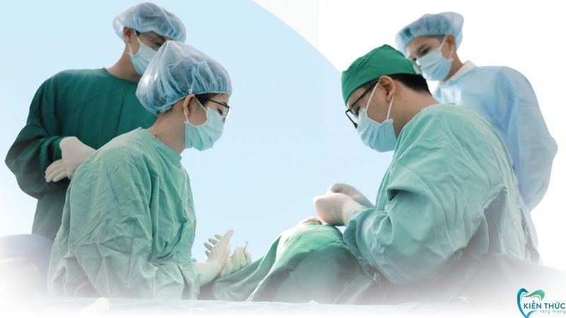 Đội ngũ Bác sĩ có trình độ chuyên môn sâu về Implant và luôn tận tâm với khách hàng