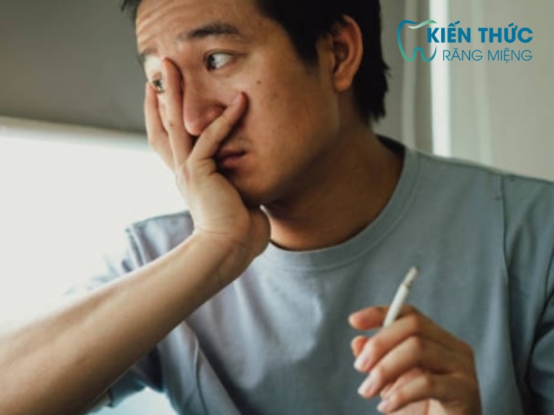 Người hút thuốc dễ bị viêm nha chu 